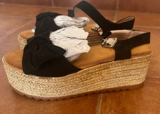 Zapatos planos bordados talla 39