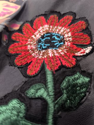 Chaqueta Bomber Negra Flores y Pájaros