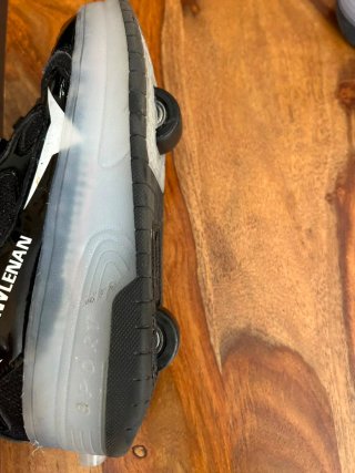 Zapatillas con ruedas y luces