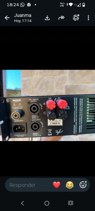 Amplificador y altavoces Ecler negros