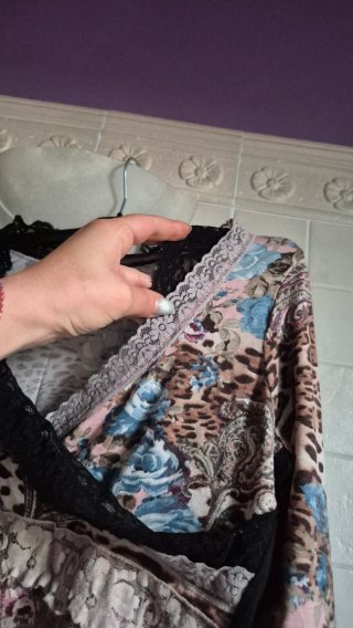 Maglione donna fantasia floreale e animalier