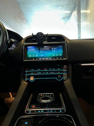 Jaguar F-Pace 2016