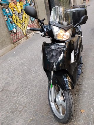 Kymco People 50cc Scooter