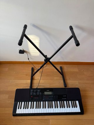 Teclado electrónico con soporte
