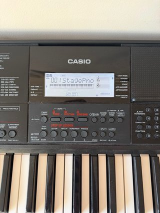 Teclado electrónico con soporte