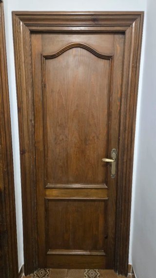 Puerta interior de madera