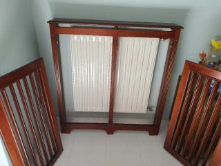 Cubreradiador de madera