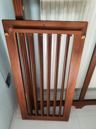 Cubreradiador de madera