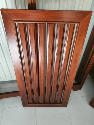 Cubreradiador de madera
