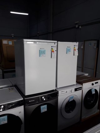 Congelador vertical bajo encimera desde