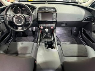 Jaguar XE 2.0 180CV Pure 4p