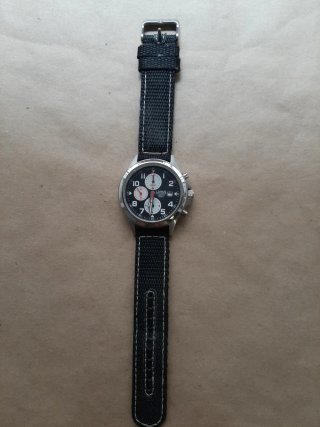 Reloj Lorus Cronógrafo Negro y Plateado