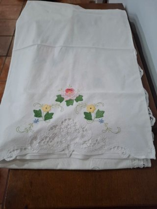 Juego de cama bordado matrimonio