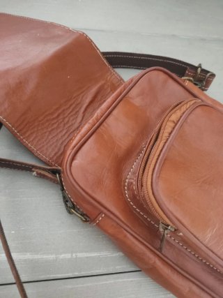 Bolso bandolera cuero vintage bolsillo