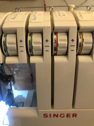 Remalladora Singer 14SH754