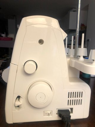 Remalladora Singer 14SH754