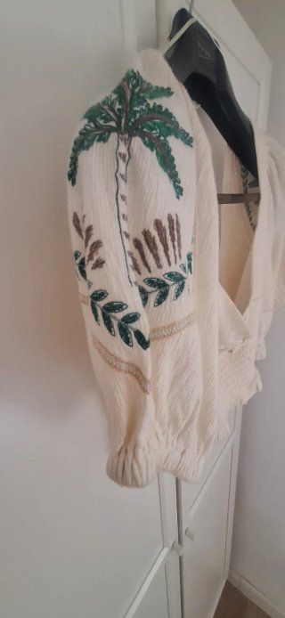 Blusa crop bordada verde y blanco Talla L