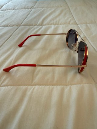 Gafas de sol mujer Guess doradas