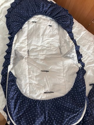 Saco para silla de bebé con lunares