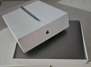 MACBOOK M1