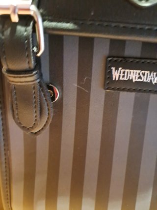 Mochila Wednesdey. Medidas 35x28,5x10,5cm.