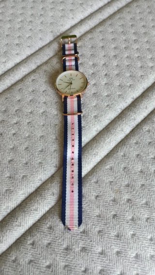 Reloj tipo Oro Multicolor