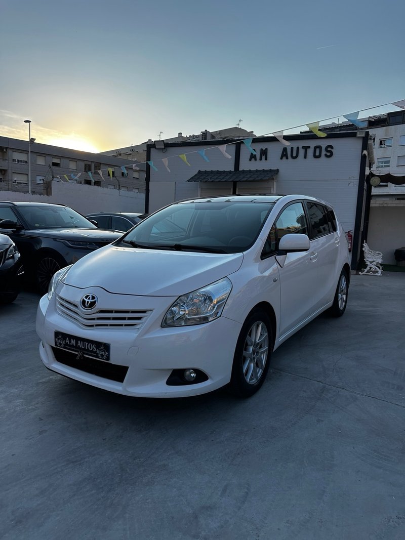 Toyota Verso 2012 - foto 1