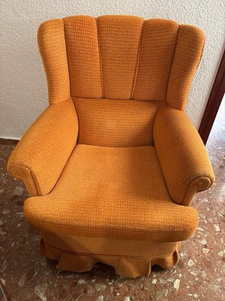 Sofá y 2 sillones naranjas