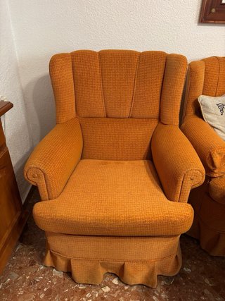 Sofá y 2 sillones naranjas