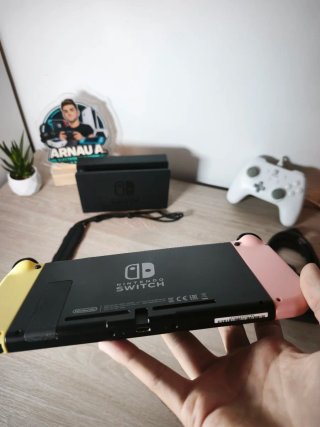 Nintendo Switch Rosa y Amarillo + Mando