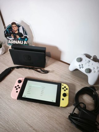 Nintendo Switch Rosa y Amarillo + Mando