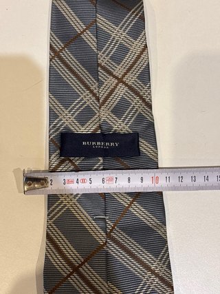 Corbata Burberry ESCUCHO OFERTAS