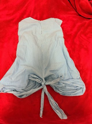 Camiseta sin mangas con nudo