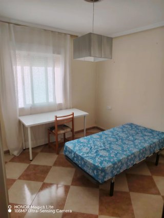 Se alquila piso para estudiantes en Caceres