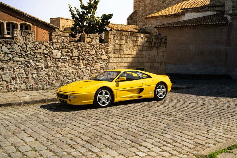Ferrari F355 Berlinetta (1995) - foto 1