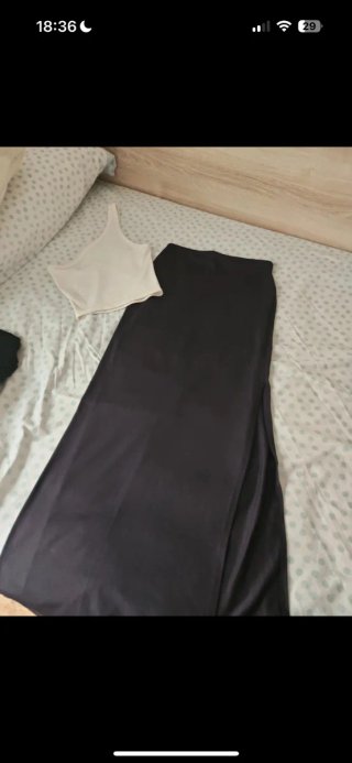 Falda Bershka Negra Talla XXS + Top Shein