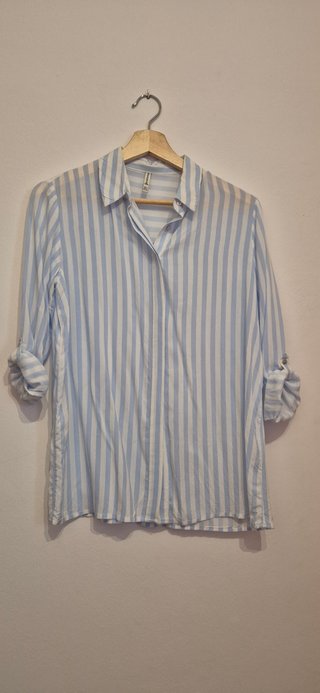 Camisa de rayas Stradivarius azul y blanco