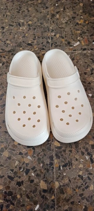 Sandalias Blancas Estilo Crocs Talla 38/39
