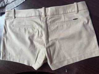 Pantalones cortos beige Amy Gee talla 40