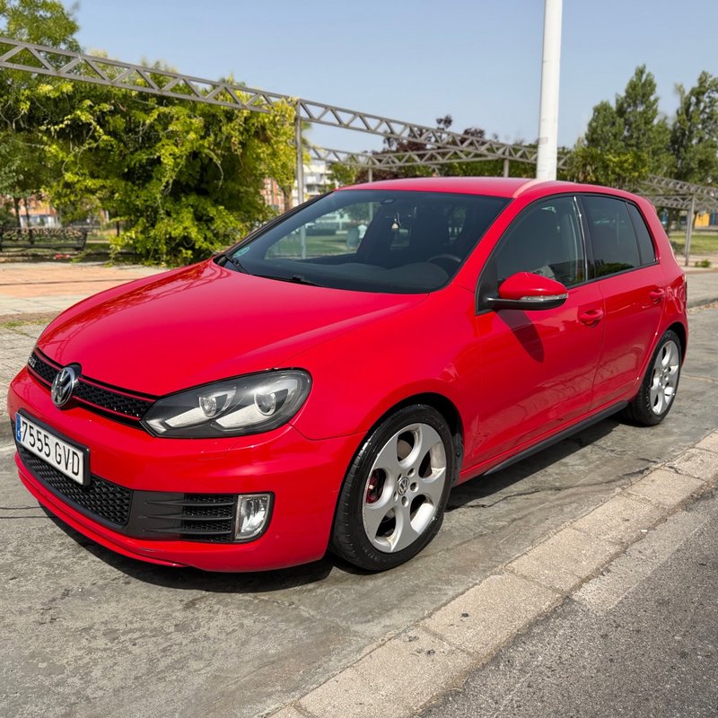 Volkswagen Golf 2010 - foto 1