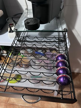 Cafetera Nespresso Vertuo Pop + organizador capsul