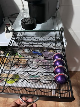 Cafetera Nespresso Vertuo Pop + organizador capsul