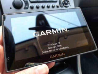 Navegador GPS Garmin DriveSmart 50 para coche