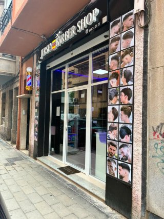 Se traspasa barberia muy completa y equipada