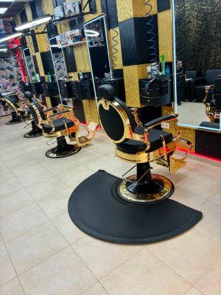 Se traspasa barberia muy completa y equipada