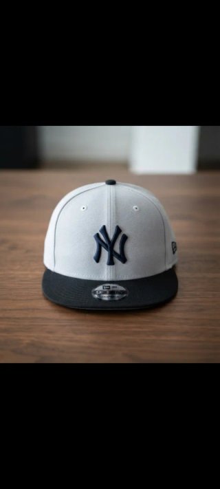 Gorra New Era Yankees Gris y Negra