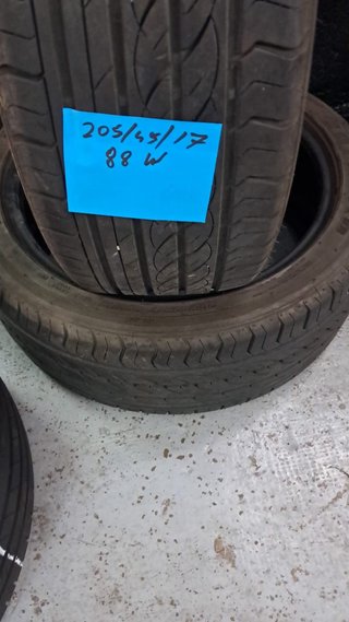 Neumático 205/55/17 88W