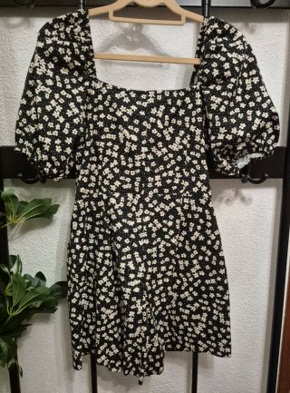 Mono corto H&M flores T.40