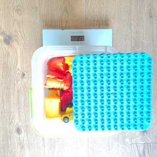 Lote 2,3kg SuperThings y juguetes varios + Caja