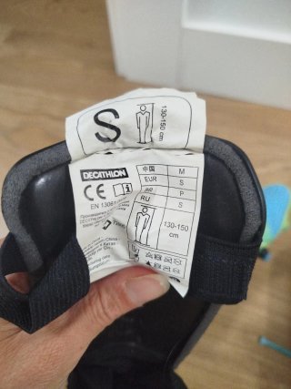 Botas de fútbol y espinilleras